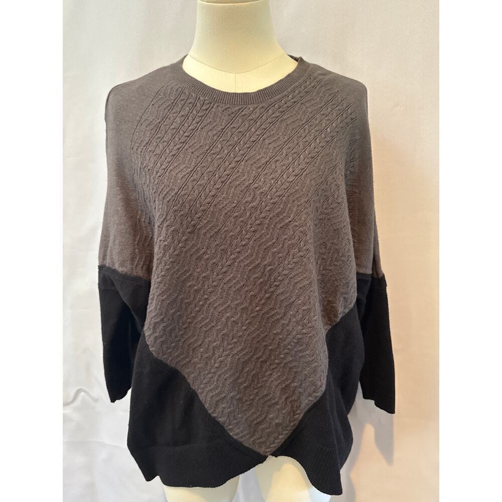 Women’s Vera Wang Grey/Black Sweater Sz M/L